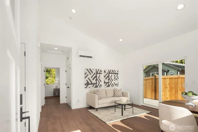 Property photo for 12330 13th Place Sw #2c, Burien photo 3