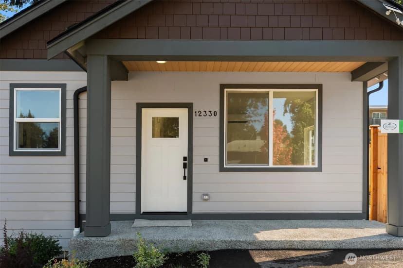 Property photo for 12330 13th Place Sw #2c, Burien photo 2