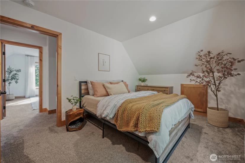 Property photo for 41 Hawkeye Lane, Ronald photo 28