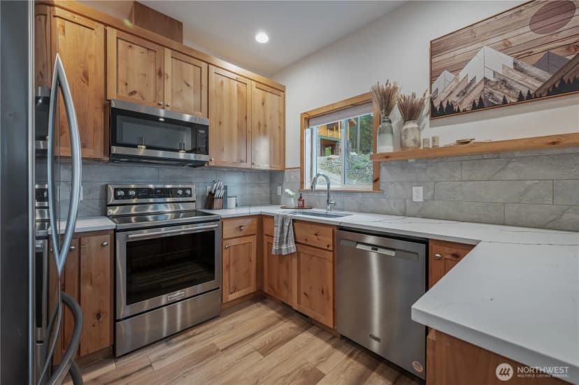 Property photo for 41 Hawkeye Lane, Ronald photo 6