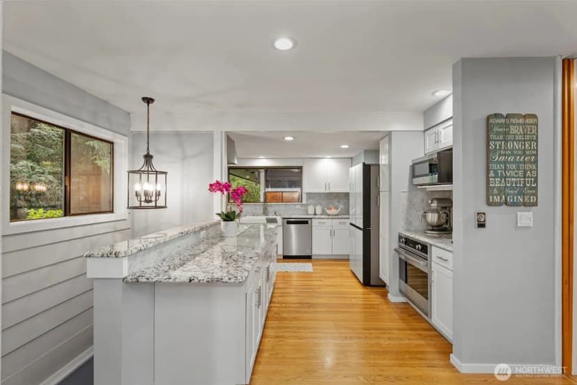 Property photo for 11925 Manzanita Lane Ne, Bainbridge Island photo 6