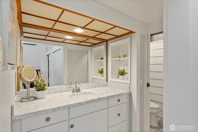 Property photo for 11925 Manzanita Lane Ne, Bainbridge Island photo 16