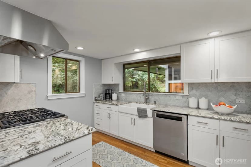 Property photo for 11925 Manzanita Lane Ne, Bainbridge Island photo 8