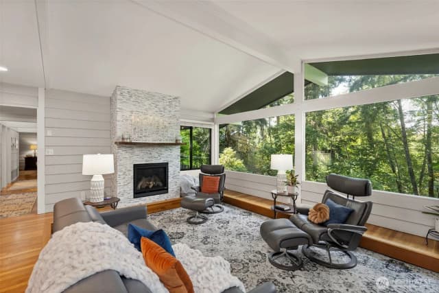 Property photo for 11925 Manzanita Lane Ne, Bainbridge Island photo 4