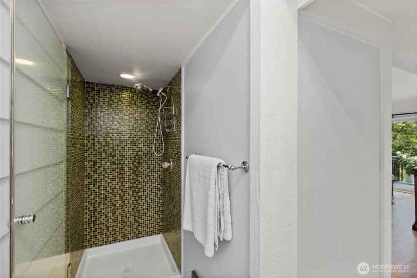 Property photo for 11925 Manzanita Lane Ne, Bainbridge Island photo 17