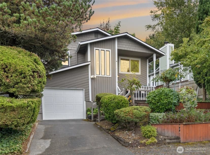 Property photo for 5258 17 Ave Sw, Seattle photo 2
