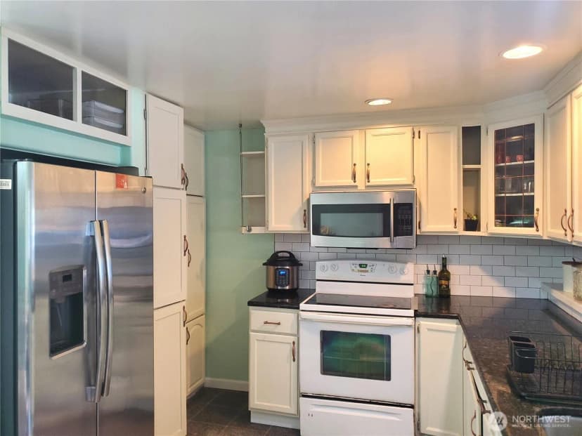 Property photo for 16 E Intercity Avenue, Everett photo 5