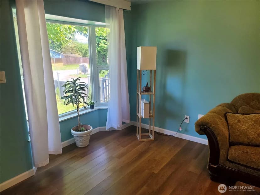 Property photo for 16 E Intercity Avenue, Everett photo 9