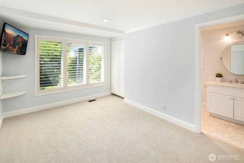 Property photo for 8234 Ne 8th Street, Medina photo 23
