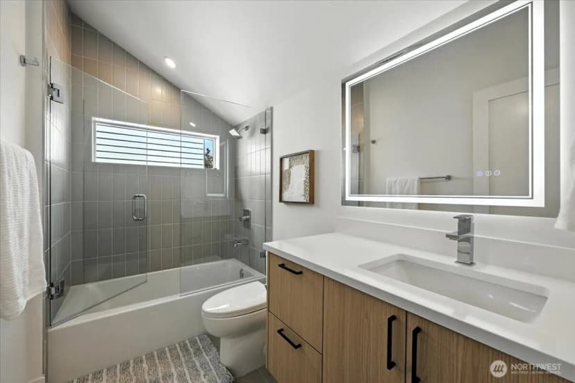 Property photo for 7524 31st Avenue Ne, Seattle photo 12