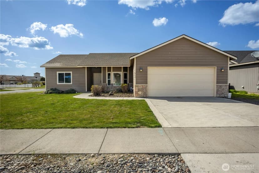 Property photo for 615 N Larkspur Drive, Othello