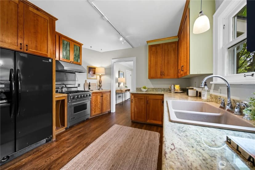 Property photo for 206 Nw 62nd Street, Seattle photo 12