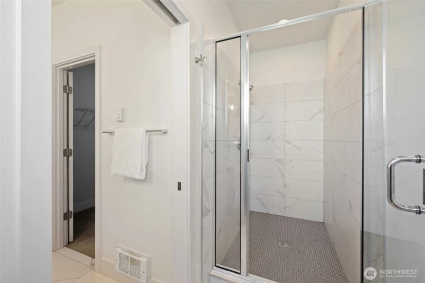 Property photo for 1236 Ne 117th Street, Seattle photo 16