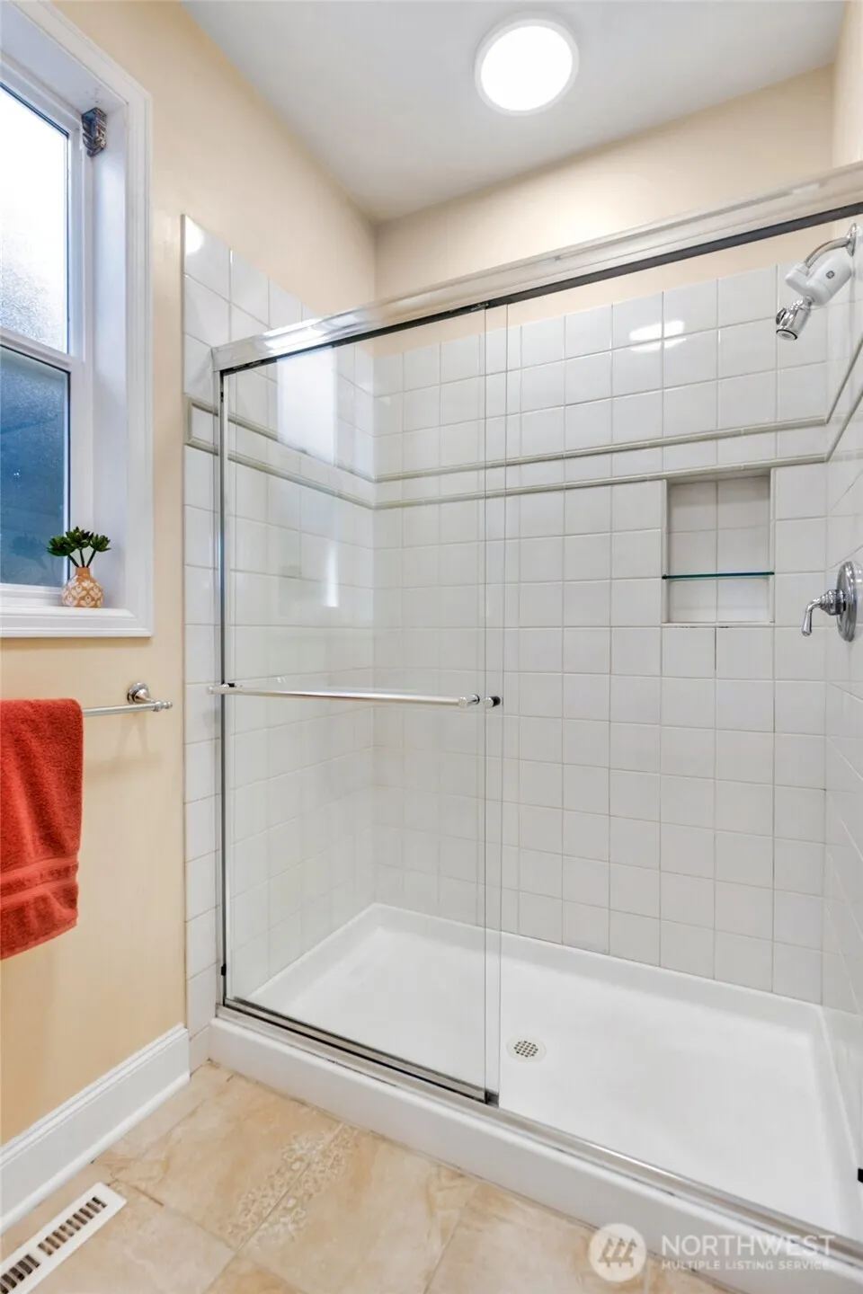Property photo for 833 Walnut Street, Edmonds photo 25