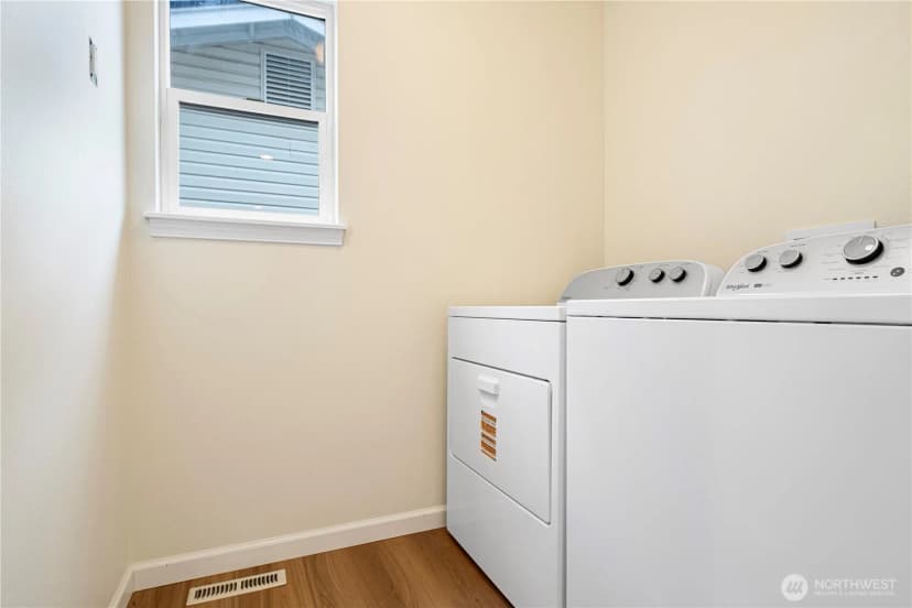 Property photo for 465 Field Place Ne, Renton photo 15