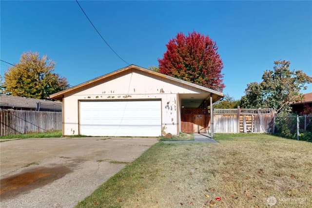 Property photo for 662 Sw 1st. Street, College Place