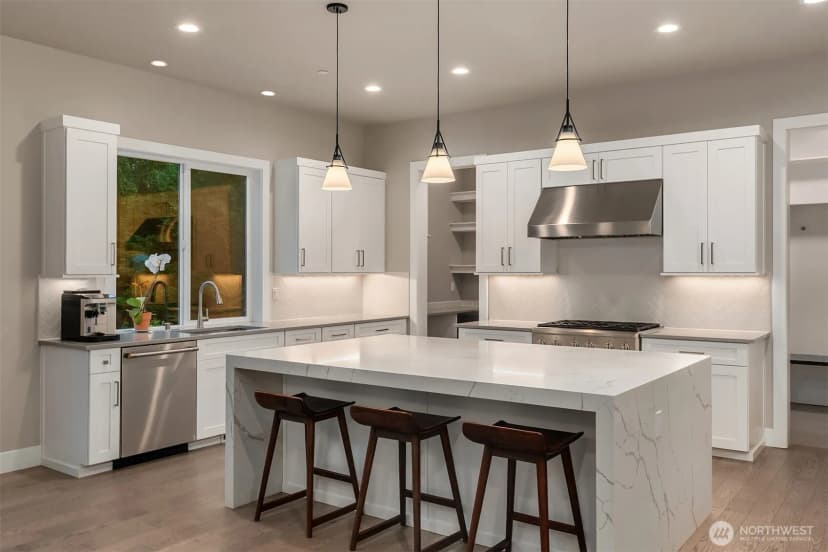 Property photo for 7609 Ne 155th Street, Kenmore photo 5