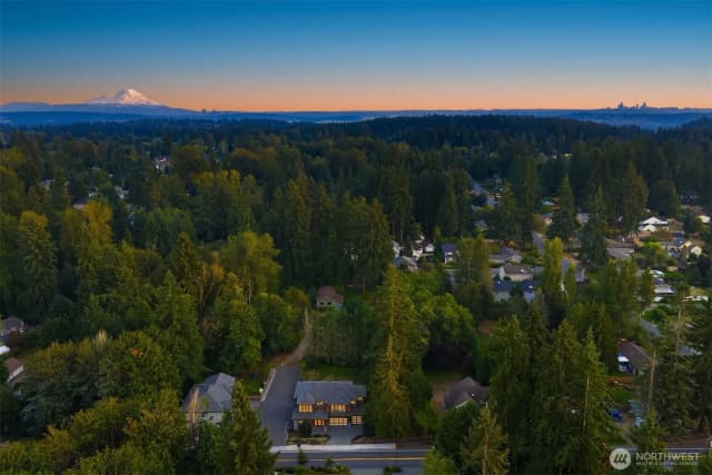 Property photo for 7609 Ne 155th Street, Kenmore photo 3