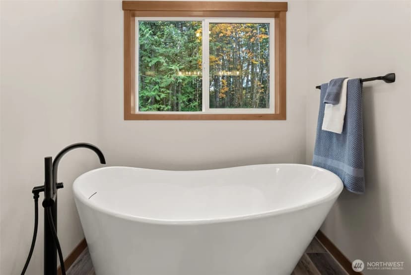 Property photo for 21 Se Neiland Court W, Shelton photo 14