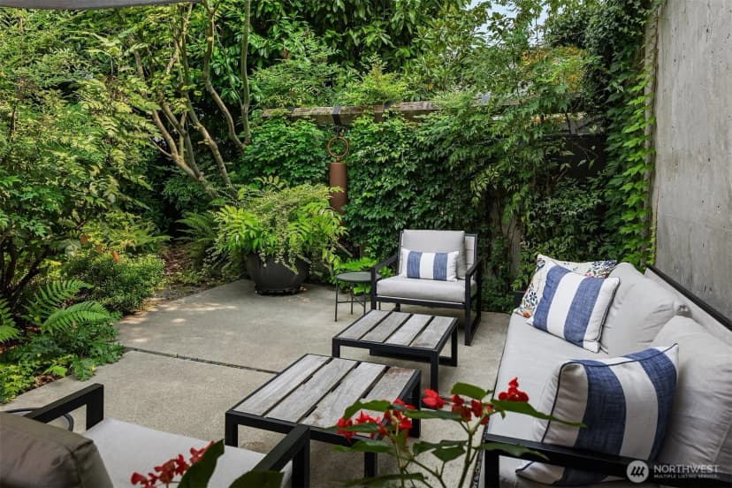 Property photo for 210 34th Avenue E, Seattle photo 17