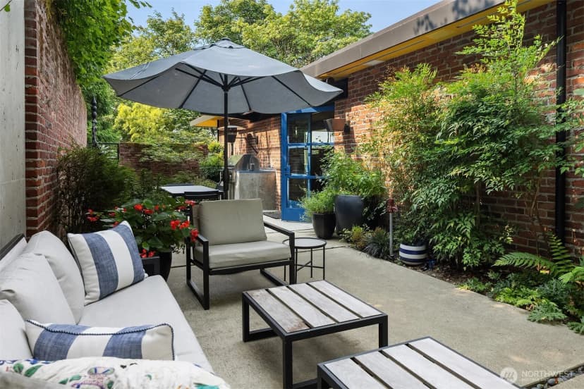 Property photo for 210 34th Avenue E, Seattle photo 18