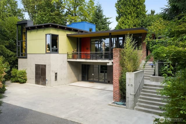 Property photo for 210 34th Avenue E, Seattle