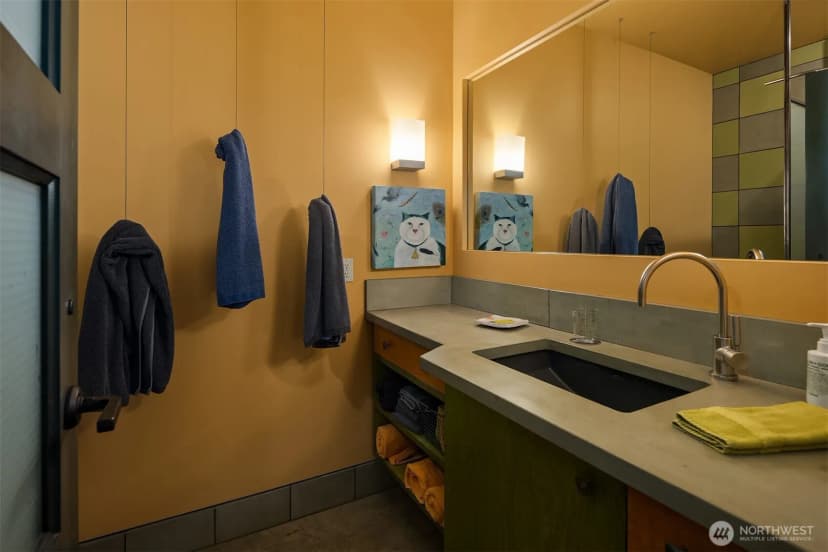 Property photo for 210 34th Avenue E, Seattle photo 36