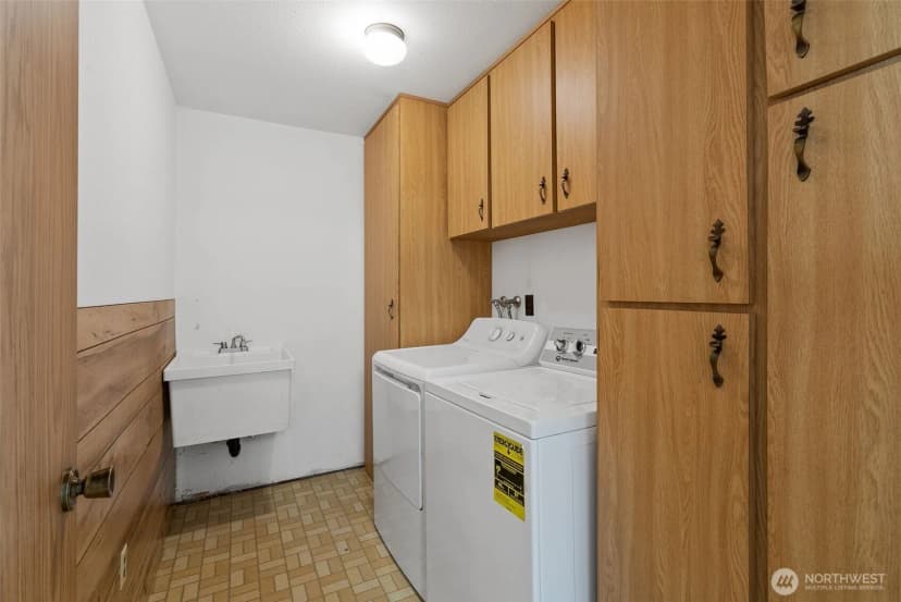 Property photo for 1020 294th Street S, Roy photo 12