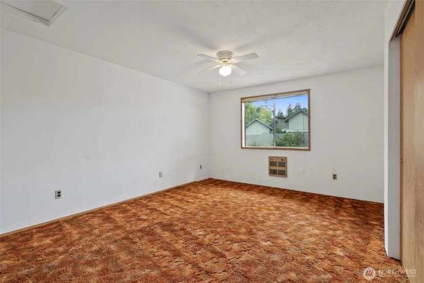 Property photo for 1020 294th Street S, Roy photo 8