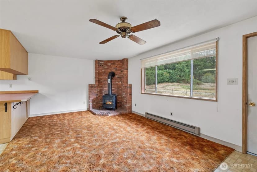 Property photo for 1020 294th Street S, Roy photo 3