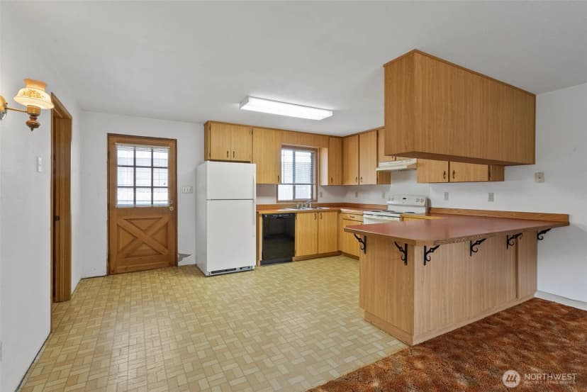 Property photo for 1020 294th Street S, Roy photo 5
