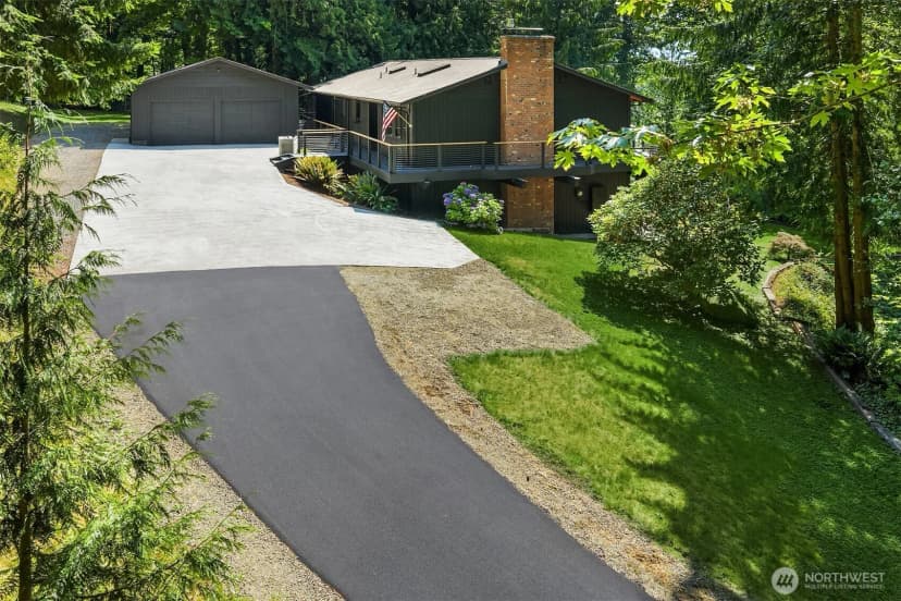 Property photo for 6701 277th Way Se, Issaquah photo 2