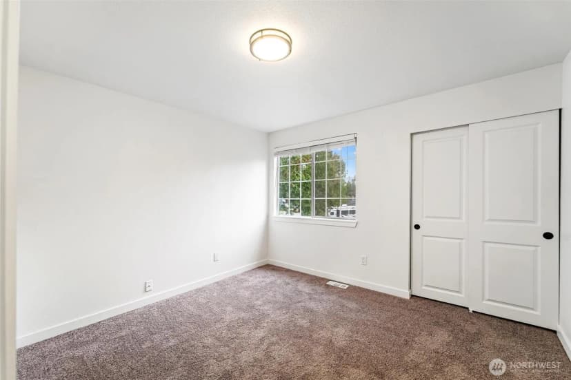 Property photo for 604 213th Street Sw, Bothell photo 24