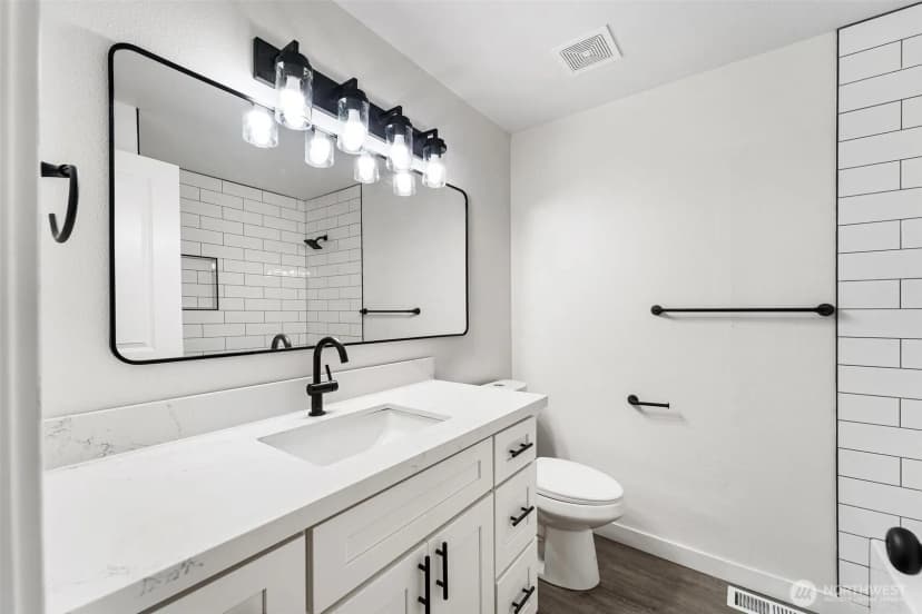 Property photo for 604 213th Street Sw, Bothell photo 21