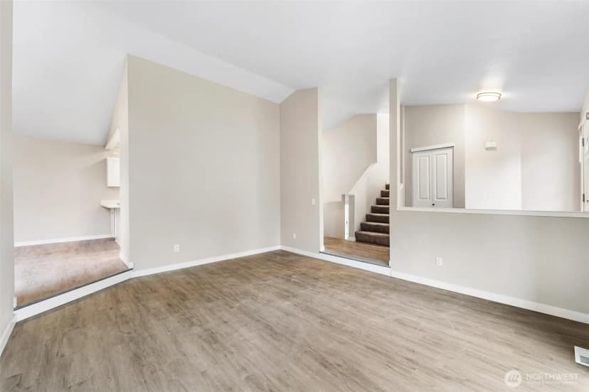 Property photo for 604 213th Street Sw, Bothell photo 10