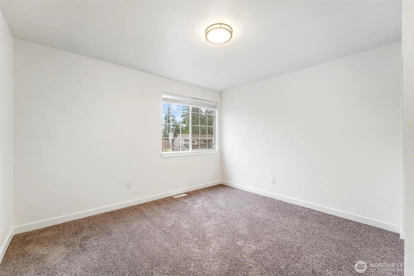 Property photo for 604 213th Street Sw, Bothell photo 23