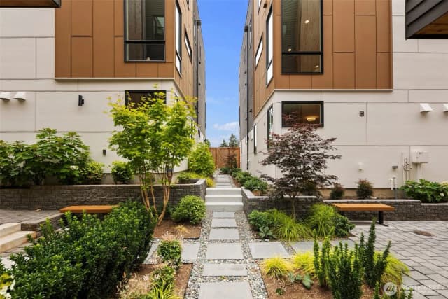 Property photo for 9237 B 16th Avenue Sw, Seattle photo 5