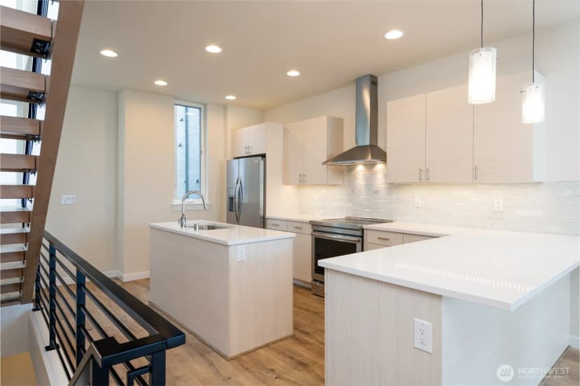 Property photo for 9237 B 16th Avenue Sw, Seattle photo 13