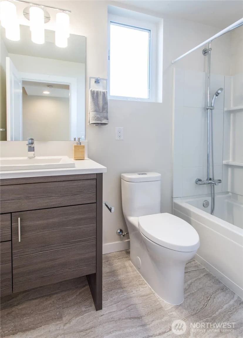 Property photo for 9237 B 16th Avenue Sw, Seattle photo 22