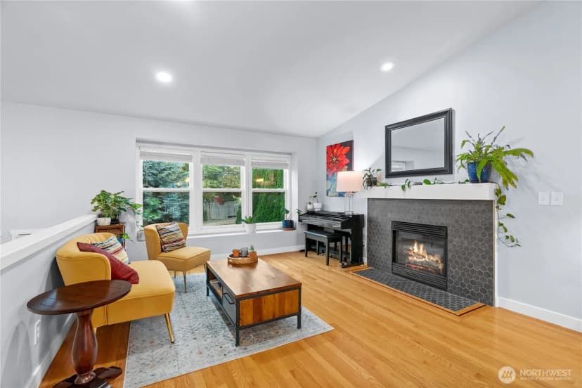Property photo for 5421 S Roxbury Street, Seattle photo 4