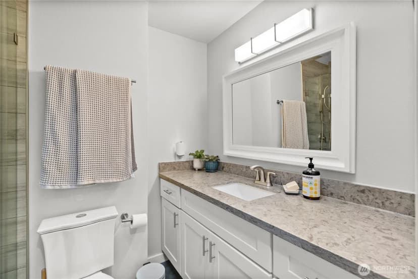 Property photo for 5421 S Roxbury Street, Seattle photo 16