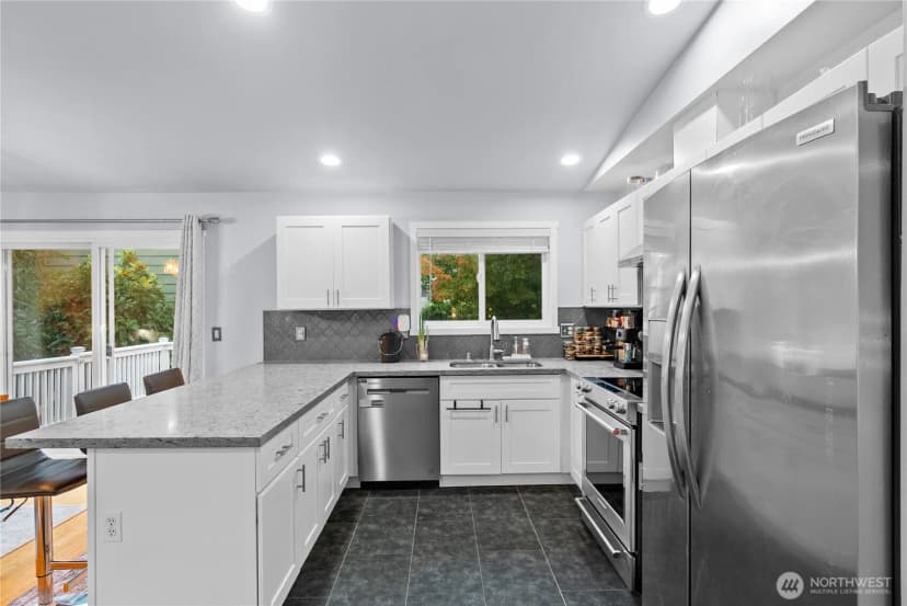 Property photo for 5421 S Roxbury Street, Seattle photo 9