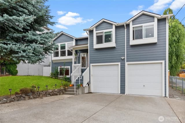 Property photo for 5421 S Roxbury Street, Seattle photo 2