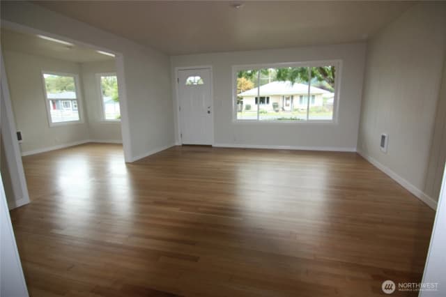 Property photo for 413 Se Roake Avenue, Castle Rock photo 2