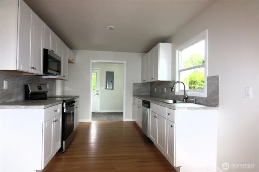 Property photo for 413 Se Roake Avenue, Castle Rock photo 3