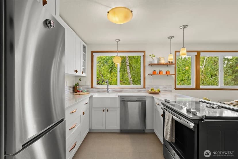 Property photo for 3055 80th Avenue Se #201, Mercer Island photo 4