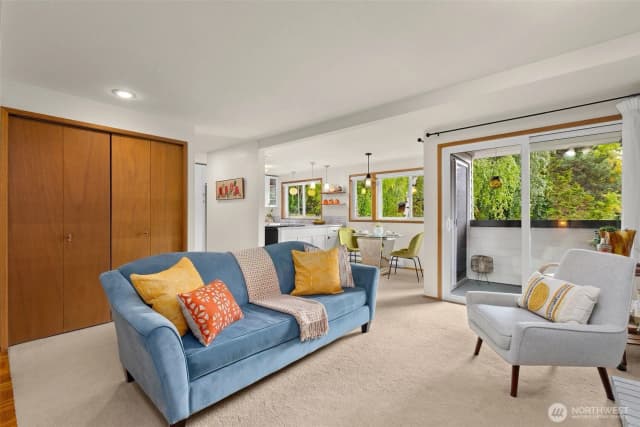 Property photo for 3055 80th Avenue Se #201, Mercer Island photo 2