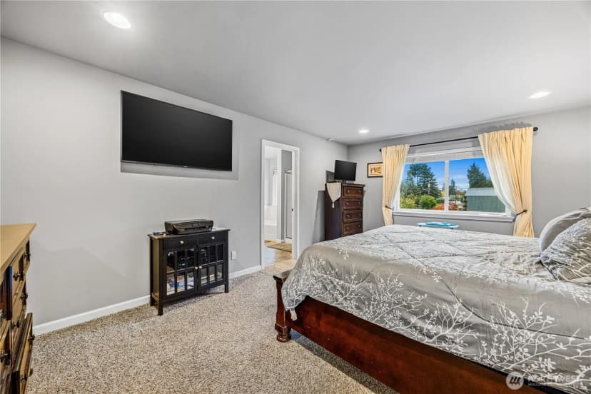 Property photo for 13305 9th Avenue S, Tacoma photo 22