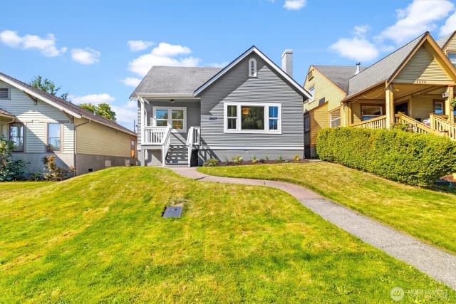 Property photo for 2627 Iron Street, Bellingham photo 2
