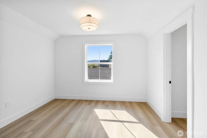 Property photo for 2627 Iron Street, Bellingham photo 21
